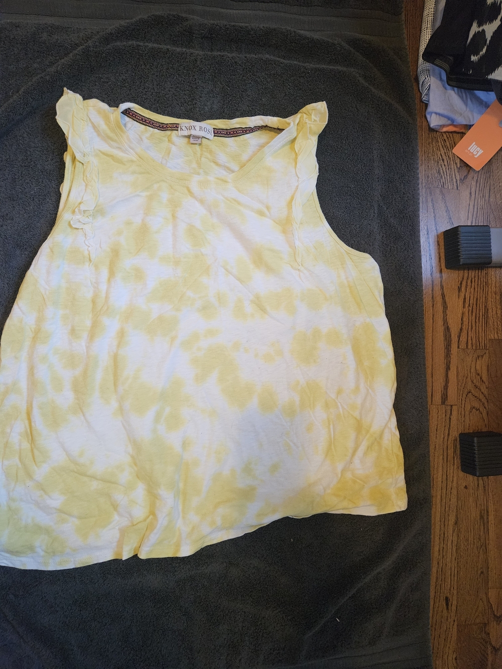 Knox Rose Yellow and White Tie-Dye Sleeveless Tank